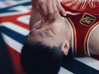 星空体育官方入口-包含FIBA分享三篮世界杯瞬间：梦碎主场，他的泪水中夹杂着复杂情绪的词条