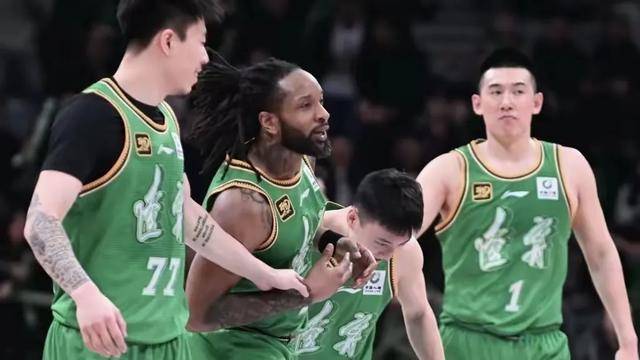 千钧一发：亚洲顶尖球队鏖战黑马的简单介绍
