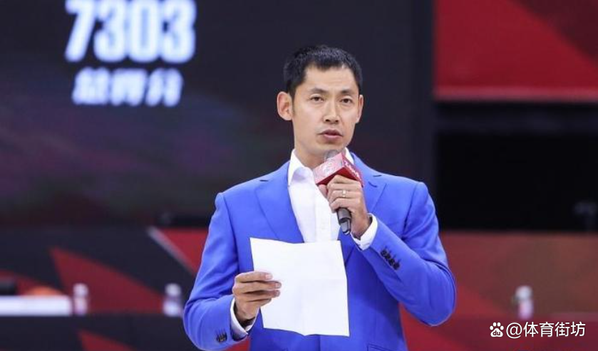 闵鹿蕾因个人原因辞职聘请张庆鹏担任主教练的简单介绍